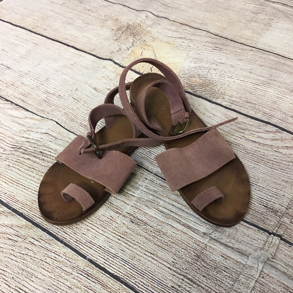 Free People Purple Suede ankle wraps flat sandal Size 7